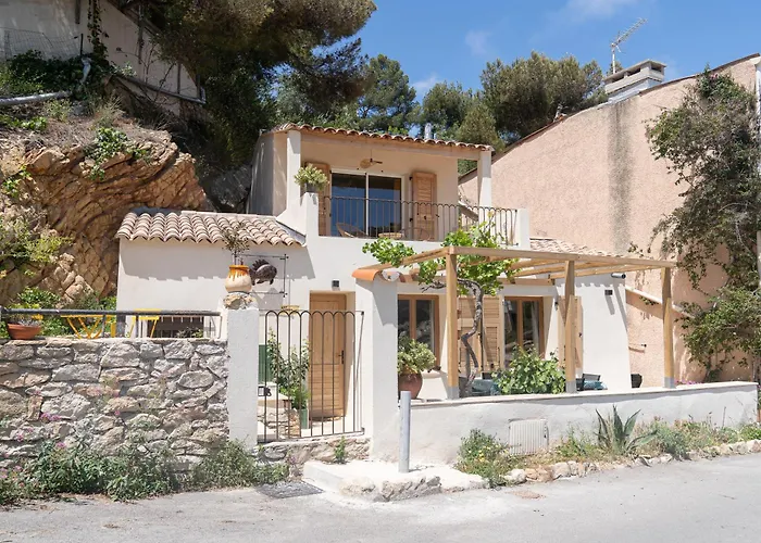 Le Cabanon - Les pieds dans l'eau - Calanques - Wifi