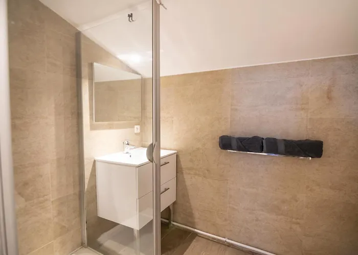 Parking Inclus Vieil Antibes 200M Mer Climatise Studio 2 Personnes