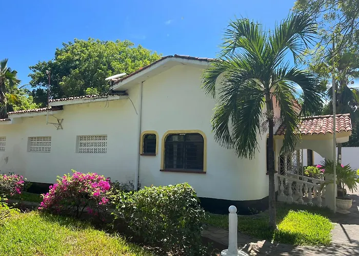 2Livu Village Watamu