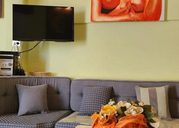 4Us: A Cosy Glamour Stay On The Sea 4You!