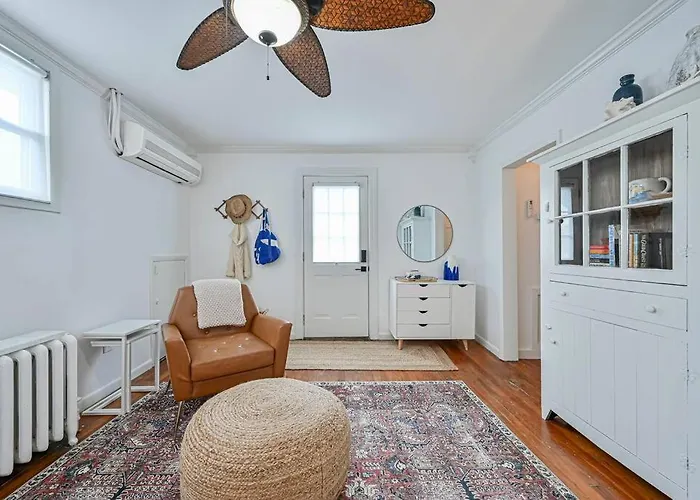 Special Beach Cottage With Deck