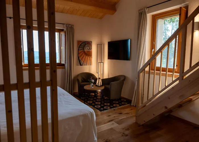 Aura Relais