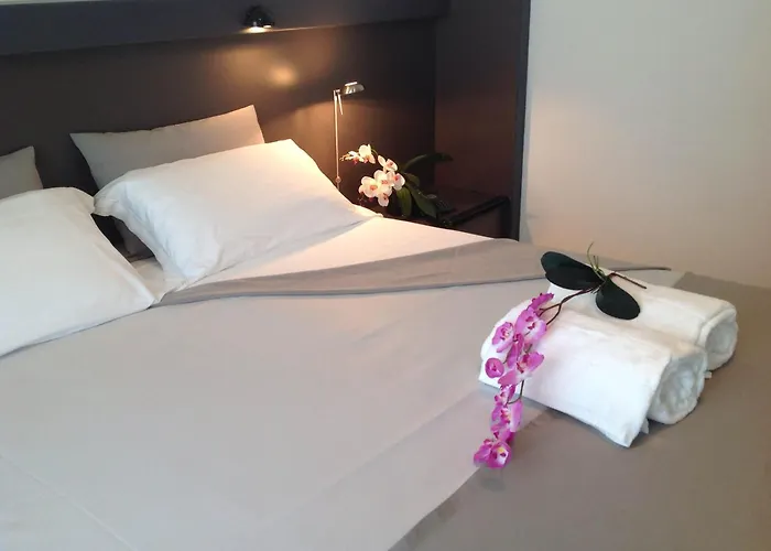 Gfh - Hotel Ruhig