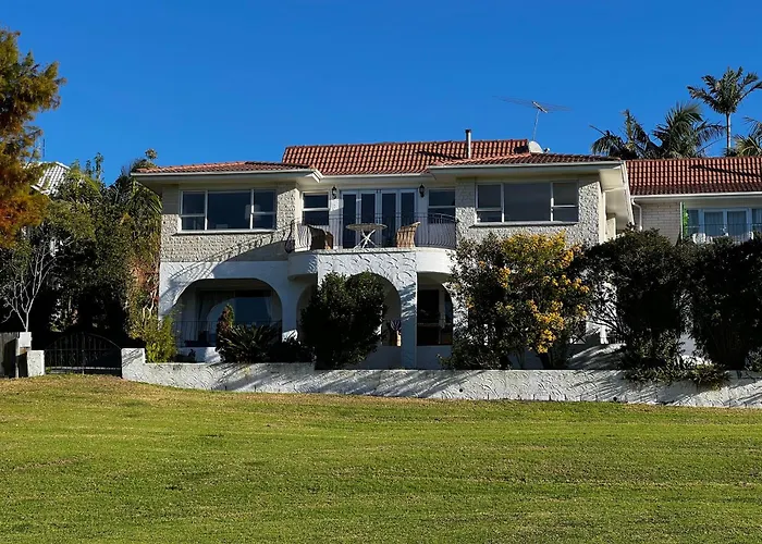 Waiake Beach Apartments