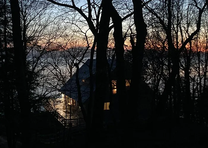 Sunset Serenity - Incredible Home On Lake Bluff!