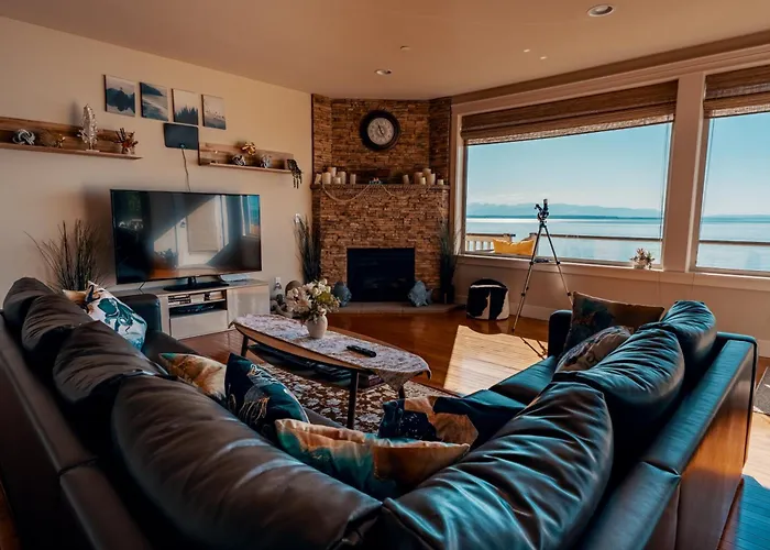 Stunning House With Views Of Puget Sound! Ideal For Family Reunions