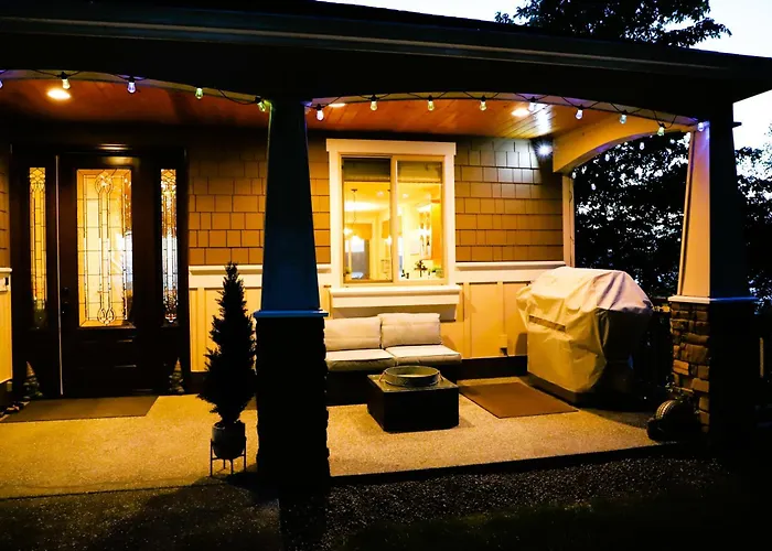 Stunning House With Views Of Puget Sound! Ideal For Family Reunions