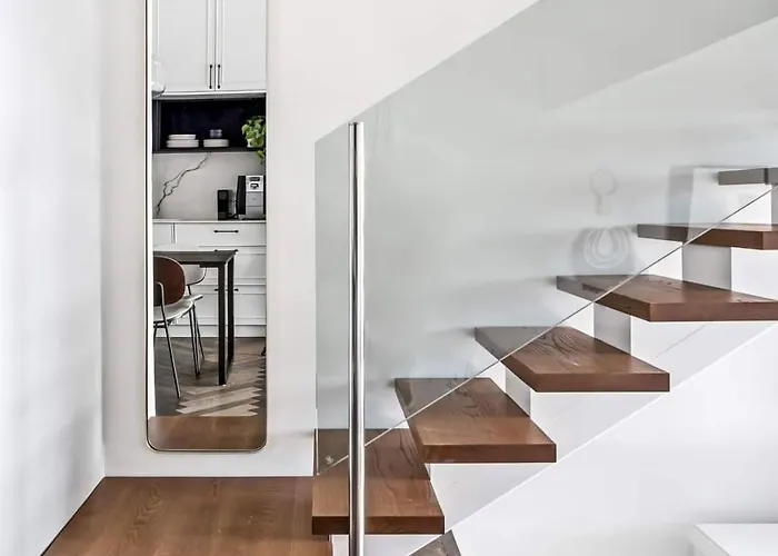 Elegant Duplex With Parking By Beachfront Stay
