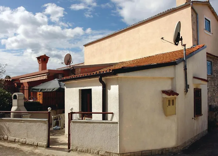 Two-Bedroom Holiday Home In Pula