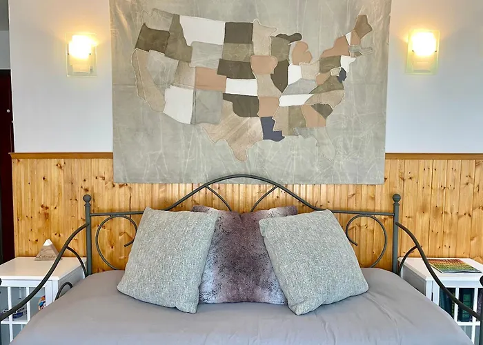 Fireside Inn & Hostel