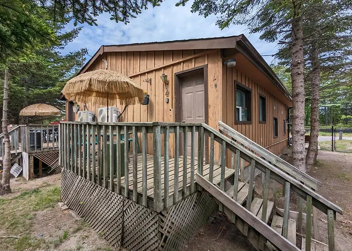 Modern Tiny Wood Cottage 04