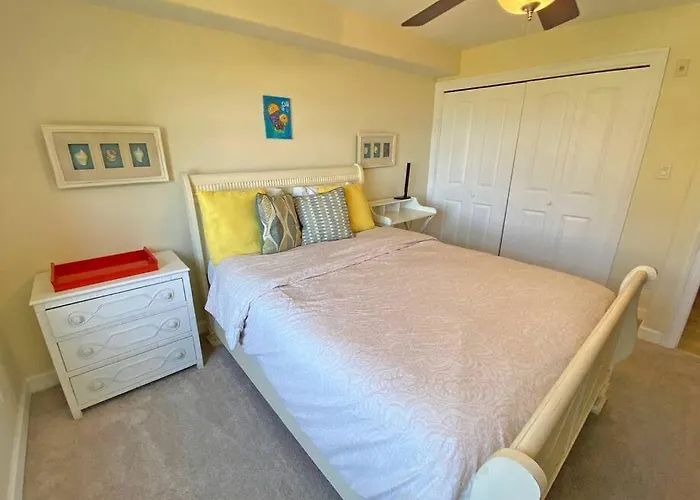 Enjoy Sunsets At Fully Equipped 2Br Condo On Beach