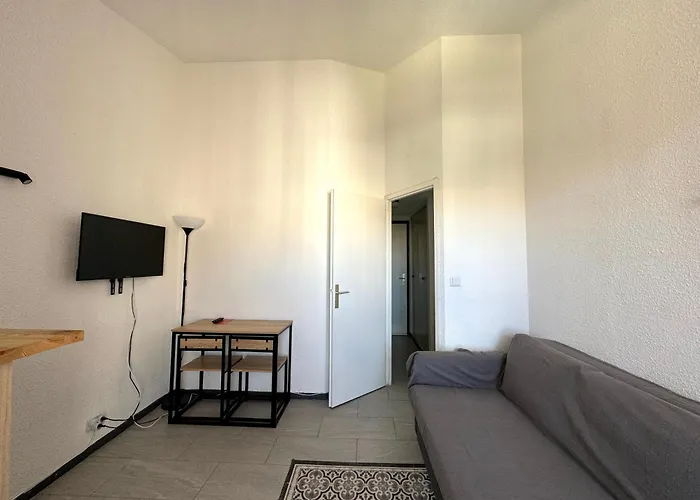 2 couchages vue Port piscine Le Cap d'Agde