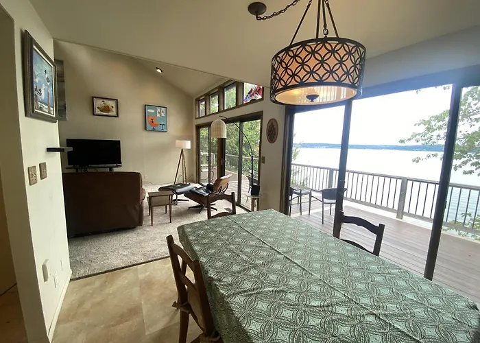Pnw Mcm 155Ft Private Waterfront Gem On Raft Island With Hot Tub