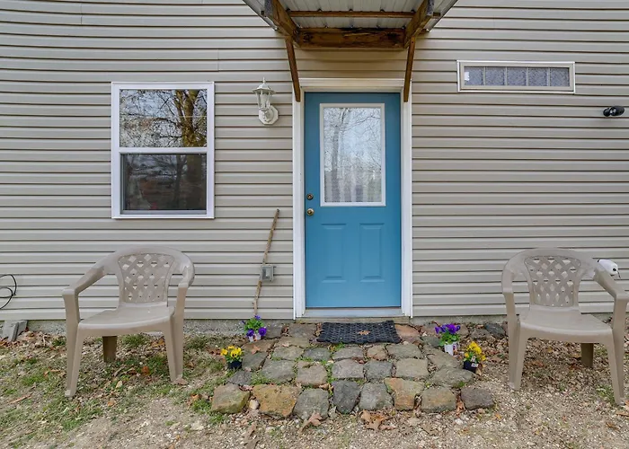 Cozy Rogers Studio Apt W/ Lake Access & Fire Pit!