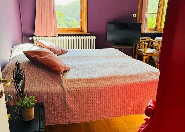 Ruime Slaapkamers Met Badkamers In Belle Epoquevilla- Concessiewijk De Haan