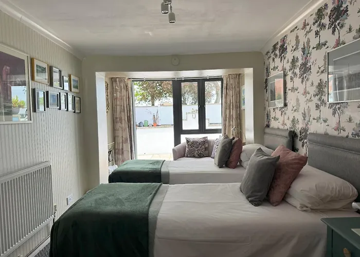 Knights Court Hotel