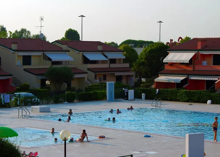 Aqua Marina Aparthotel - Market & Restaurant - Pizzeria