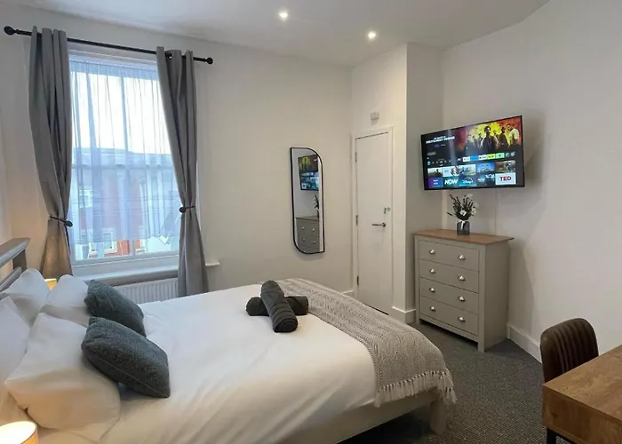 Montague Apartment-Spacious, Central & Free Parking