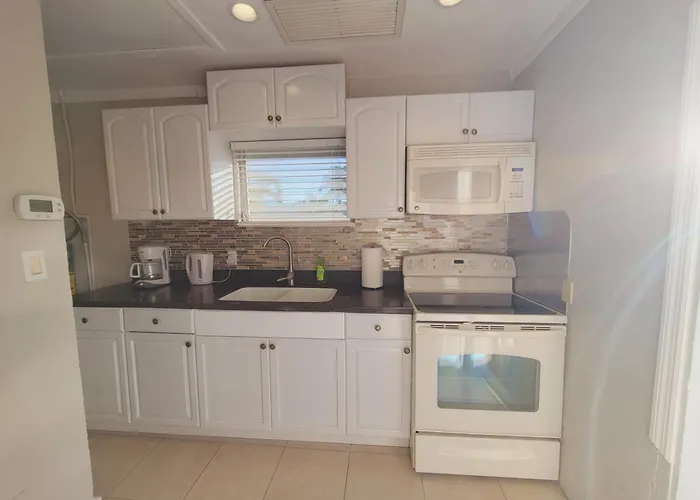Cottage On Walking Distance To Nokomis Beach