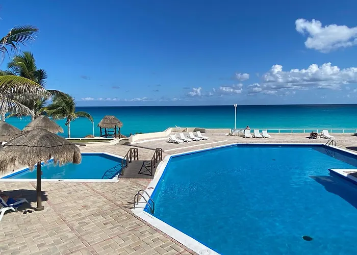 Brisas Shores Beachfront Connecting Apartments, Cancun Hotel Zone