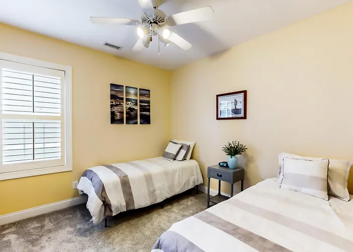 Stj16 Mystic Marina, Unit 204