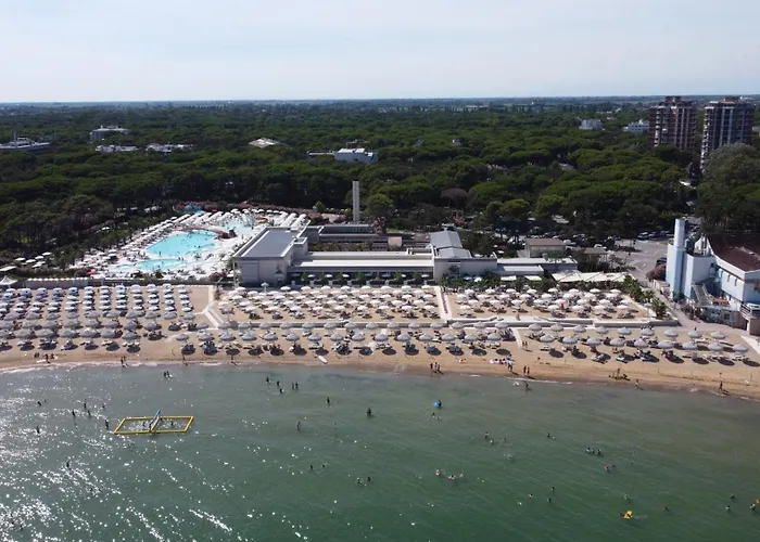Riviera Resort Hotel