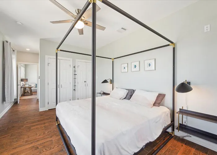 Surfside Retreat - Beautiful Views & Steps From The Beach!