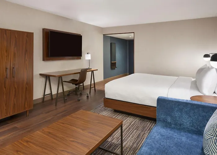 Four Points By Sheraton Point Edward Sarnia