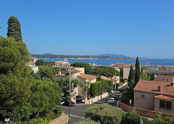 Petit Paradis à Bandol t4 piscine clim Parking Fibre Coffre-fort