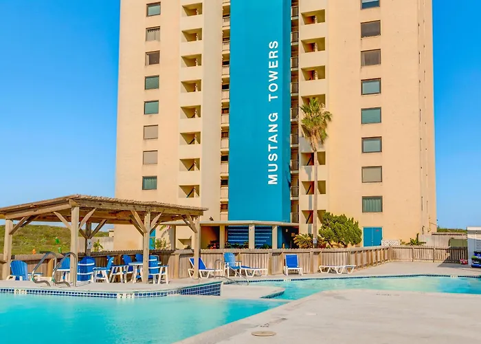 Beachfront Views: Breezy Port Aransas Condo!