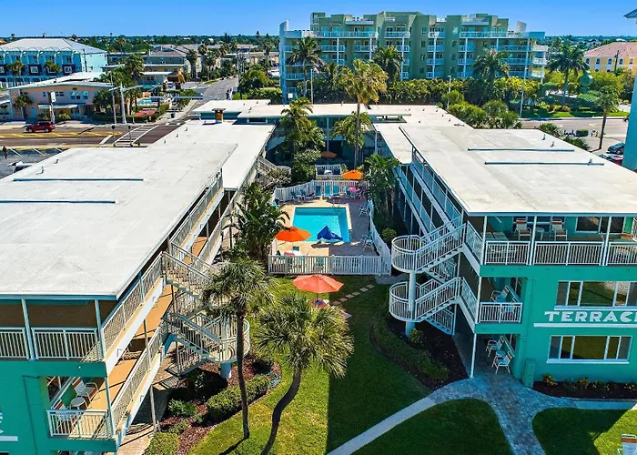 Tropic Terrace Suite #9 - Beachfront Resort