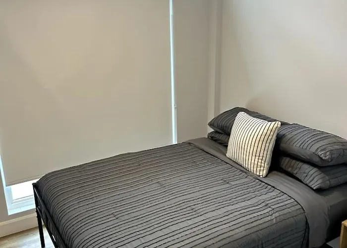 Beachview Getaway At The New Carlyle 306 On The Main Strip In Grand Bend