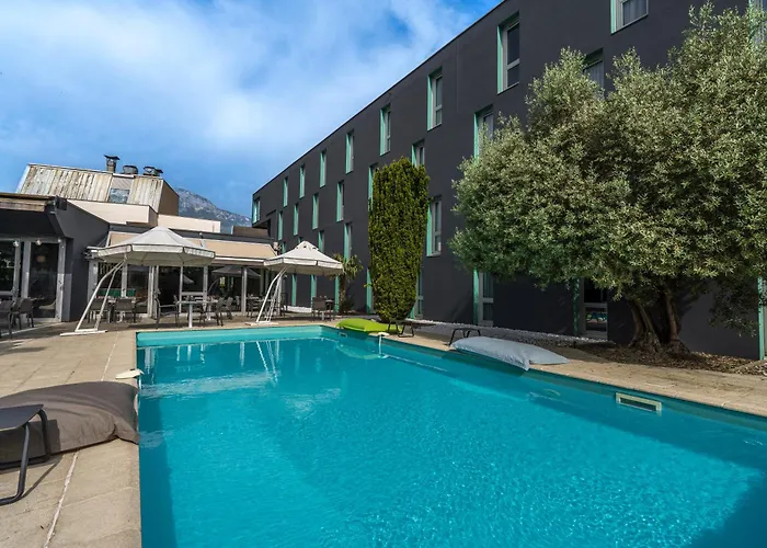 Pomo Hotel & Restaurant
