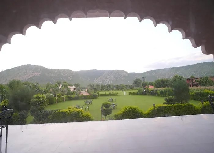 Dhawala Resort By Aamod