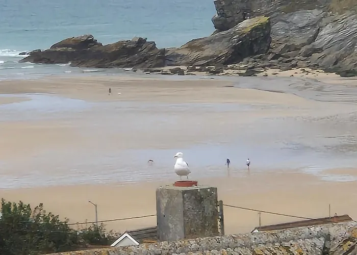 Sirens Sunset Peaceful Retreat With Stunning Sea Views, 5 Minutes From Porth Beach