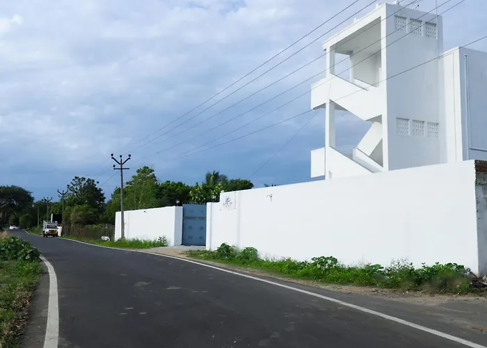 La Piscine Farm House