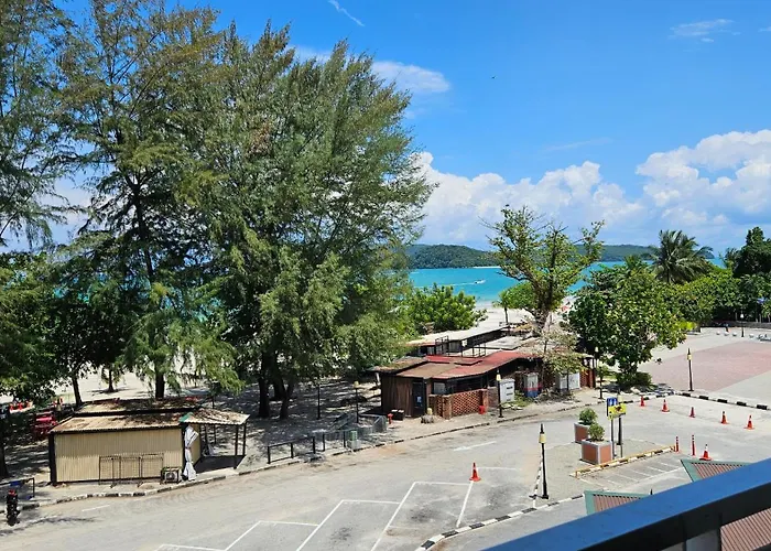 Cenang Plaza Beach Hotel