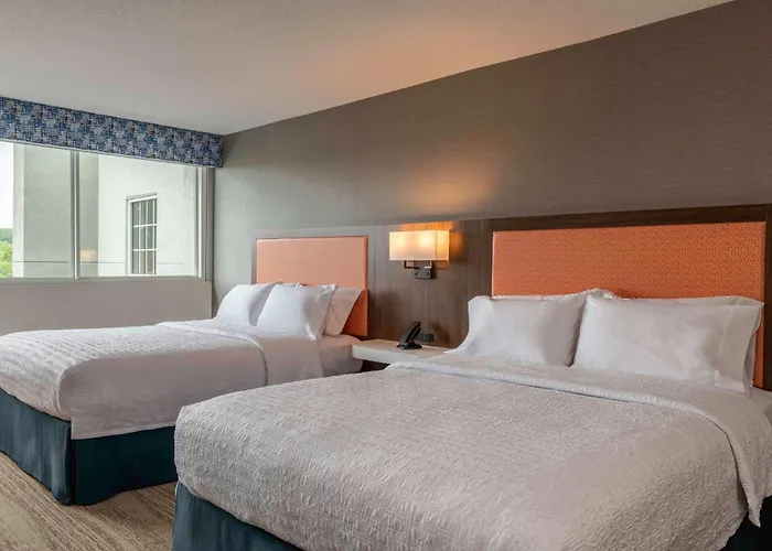 Hampton Inn Manchester Downtown