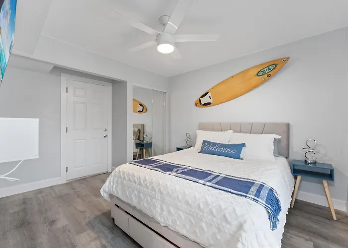 Searenity Suite- Peekaboo Ocean View 1 Min Walk To Beach