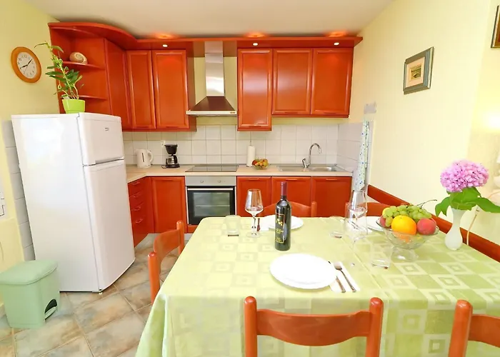 Apartments Stipo - Comfort One Bedroom Apartment With Terrace And Sea View A1