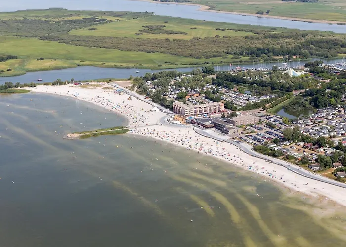 Prachtig appartement direct aan IJsselmeer en strand