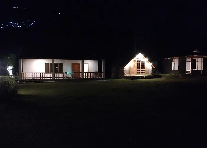 Country Club Balakot - Round Bed Cottage