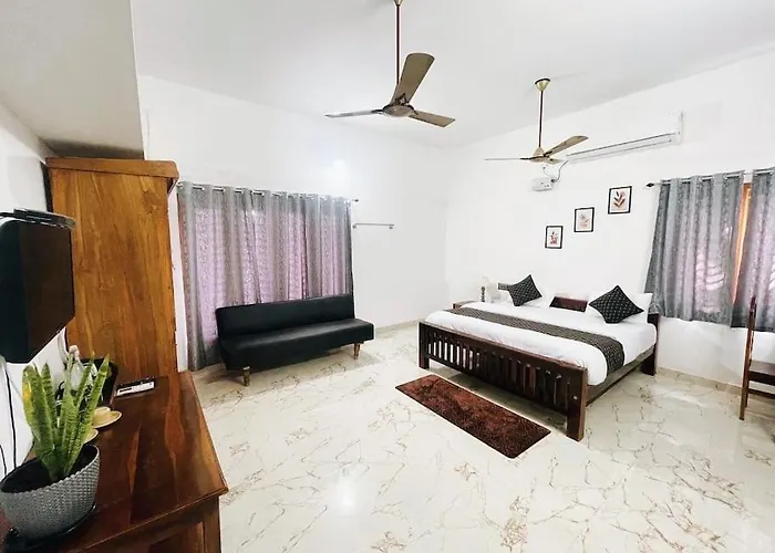 White Home Stay