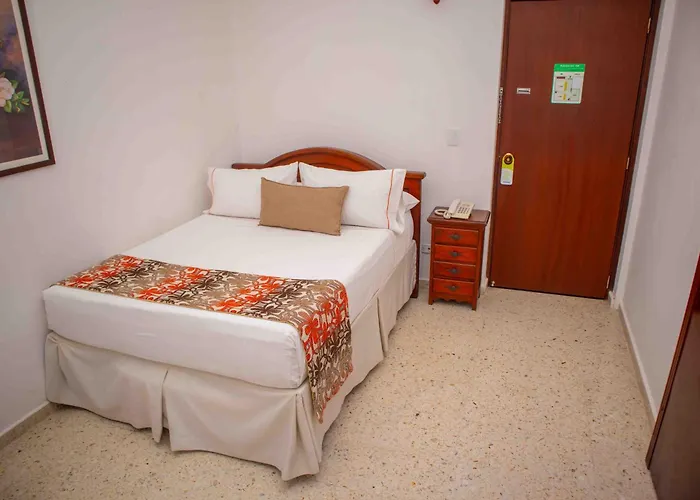 Hotel Y Cabanas - Centro Vacacional Comfandi Lago Calima