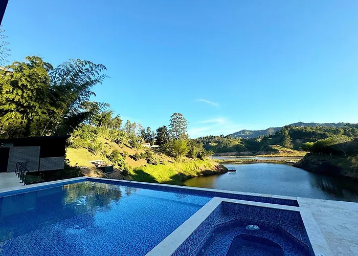 Rooca Habitat Guatape