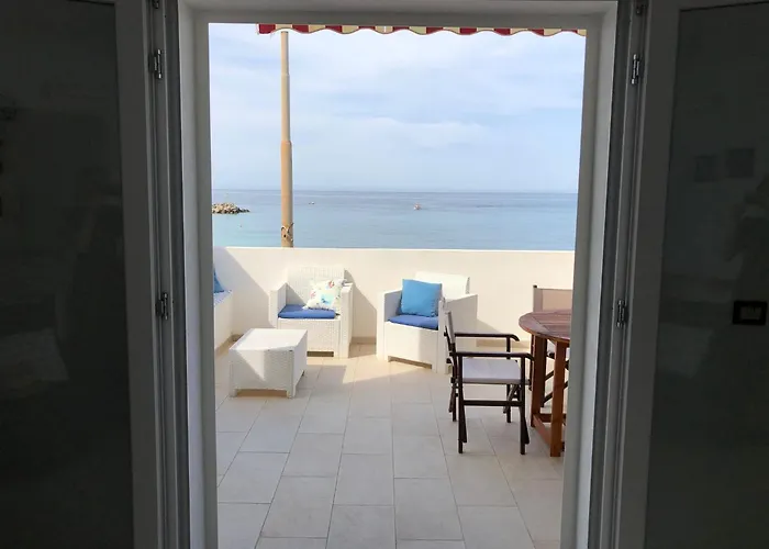 Casa fronte mare a Torre Vado