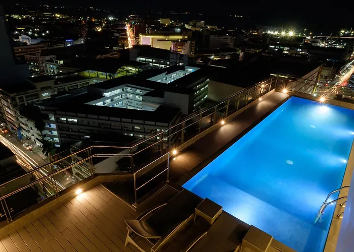 One Central Hotel & Suites