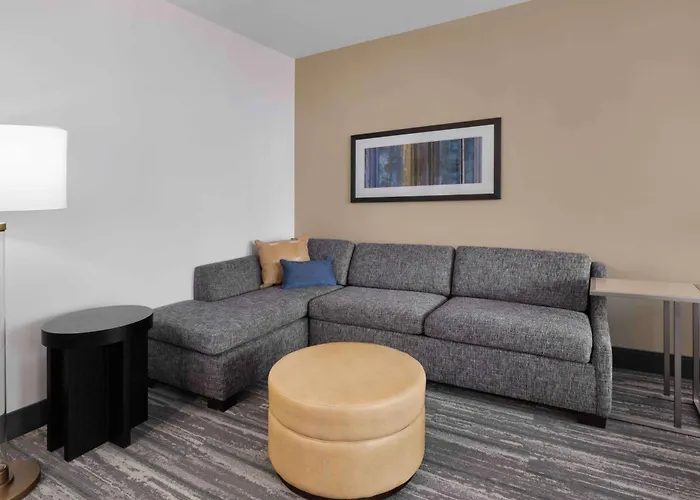 Hampton Inn & Suites Denver Downtown Convention Center