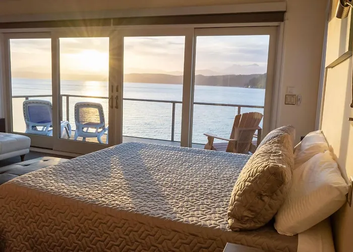 Luxury Lookout Hood Canal Vacation Rental